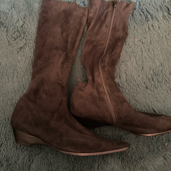 Black suede kitten heel booties - Picture 1 of 5